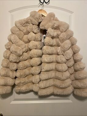 Plush Faux Fur Puffer Coat - Champagne